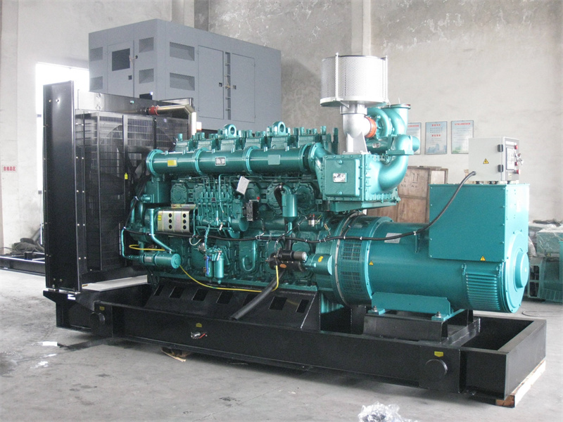 合水200KW 柴油发电机的油耗是多少？