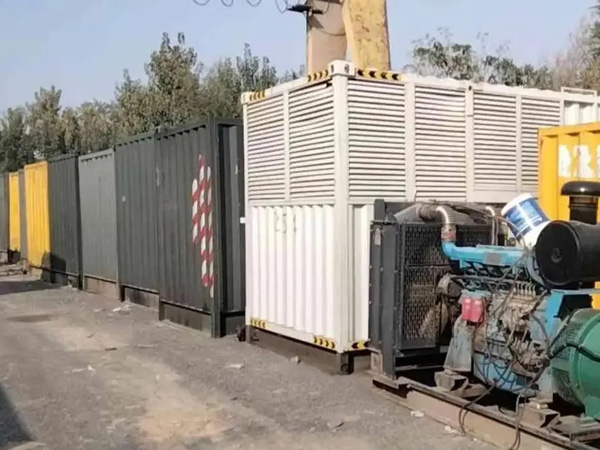 合水200KW柴油发电机机组每小时油耗是多少？